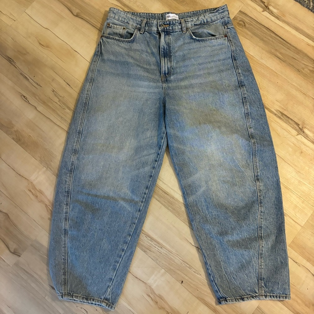 Zara Women’s High Rise Barrel Fit Jeans Size 12